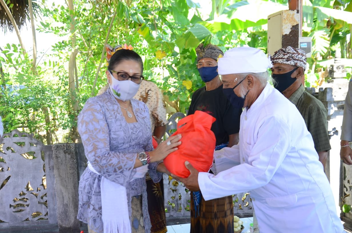 Ny. Putri Koster Ajak Tetap Disiplin Ikuti Protokol Kesehatan